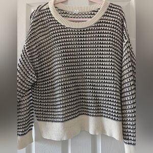 Old Navy Monochrome Patterned Crew Neck Sweater